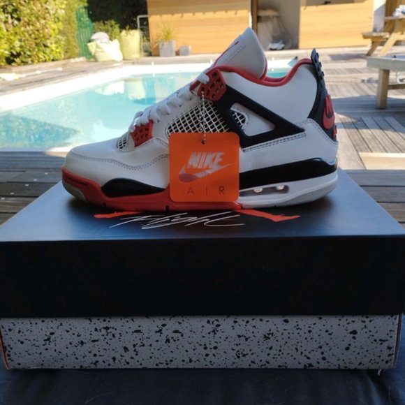 Jordan 4 fire red main image 2